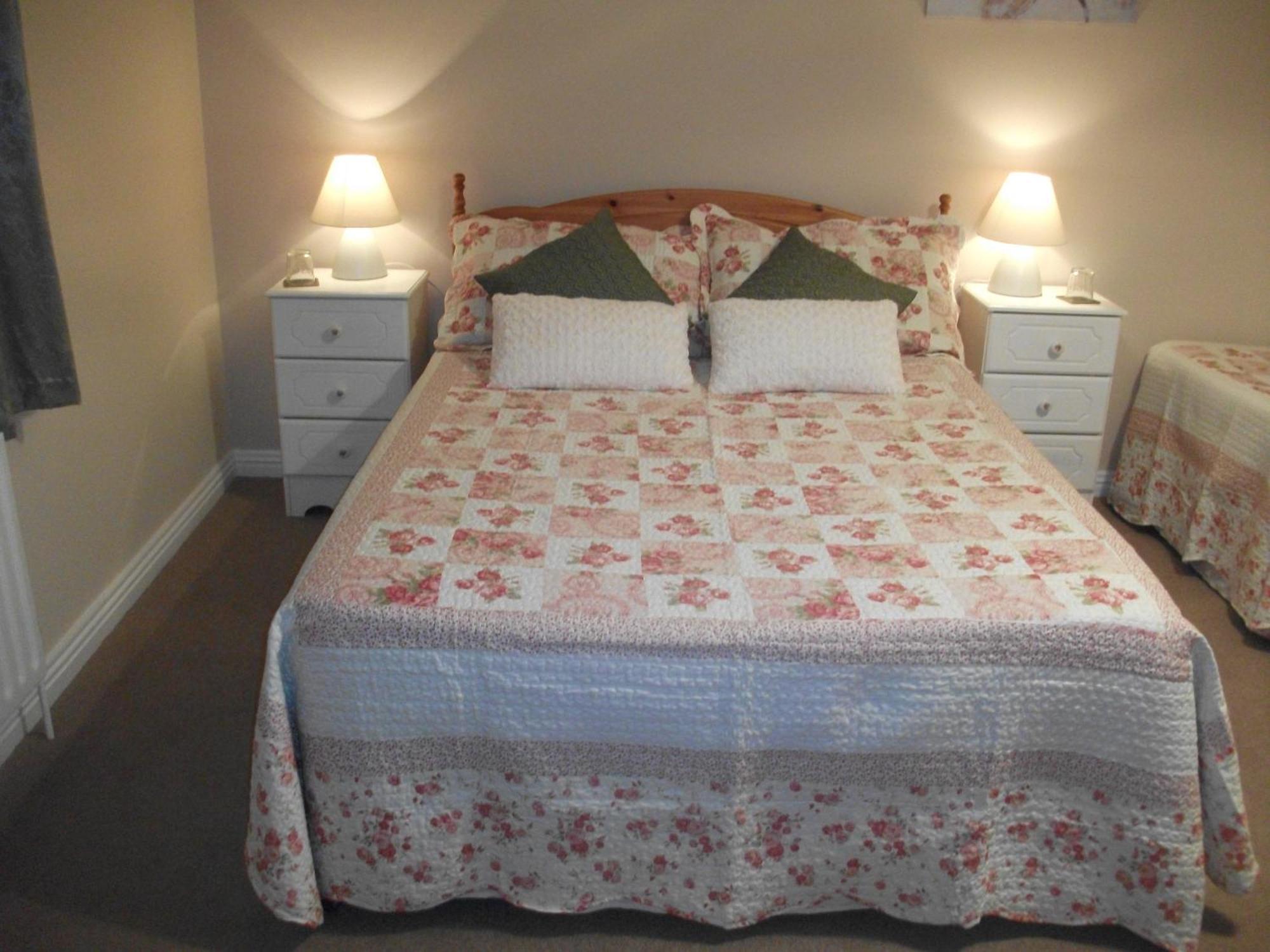 Rocksberry Bed & Breakfast Castlebar Exterior foto